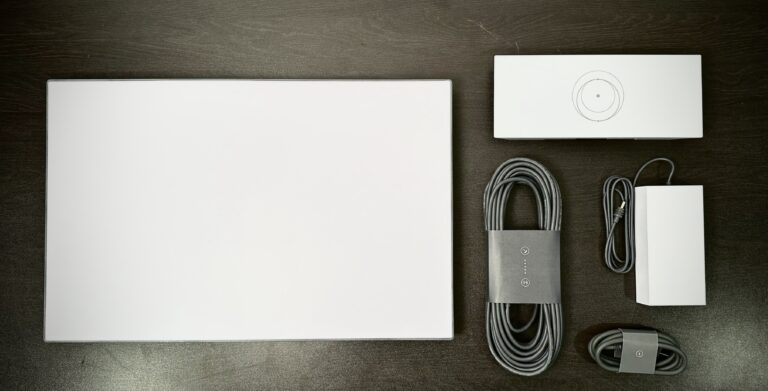 Contents of the Gen 3 Standard Starlink kit
